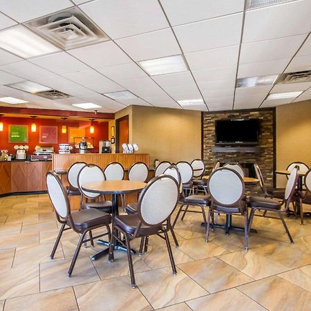 Rodeway Inn & Suites Clarksville Esterno foto