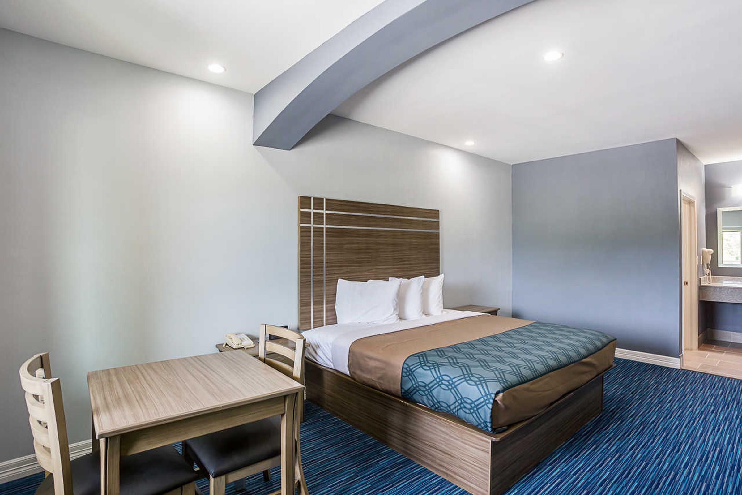 Rodeway Inn & Suites Clarksville Esterno foto