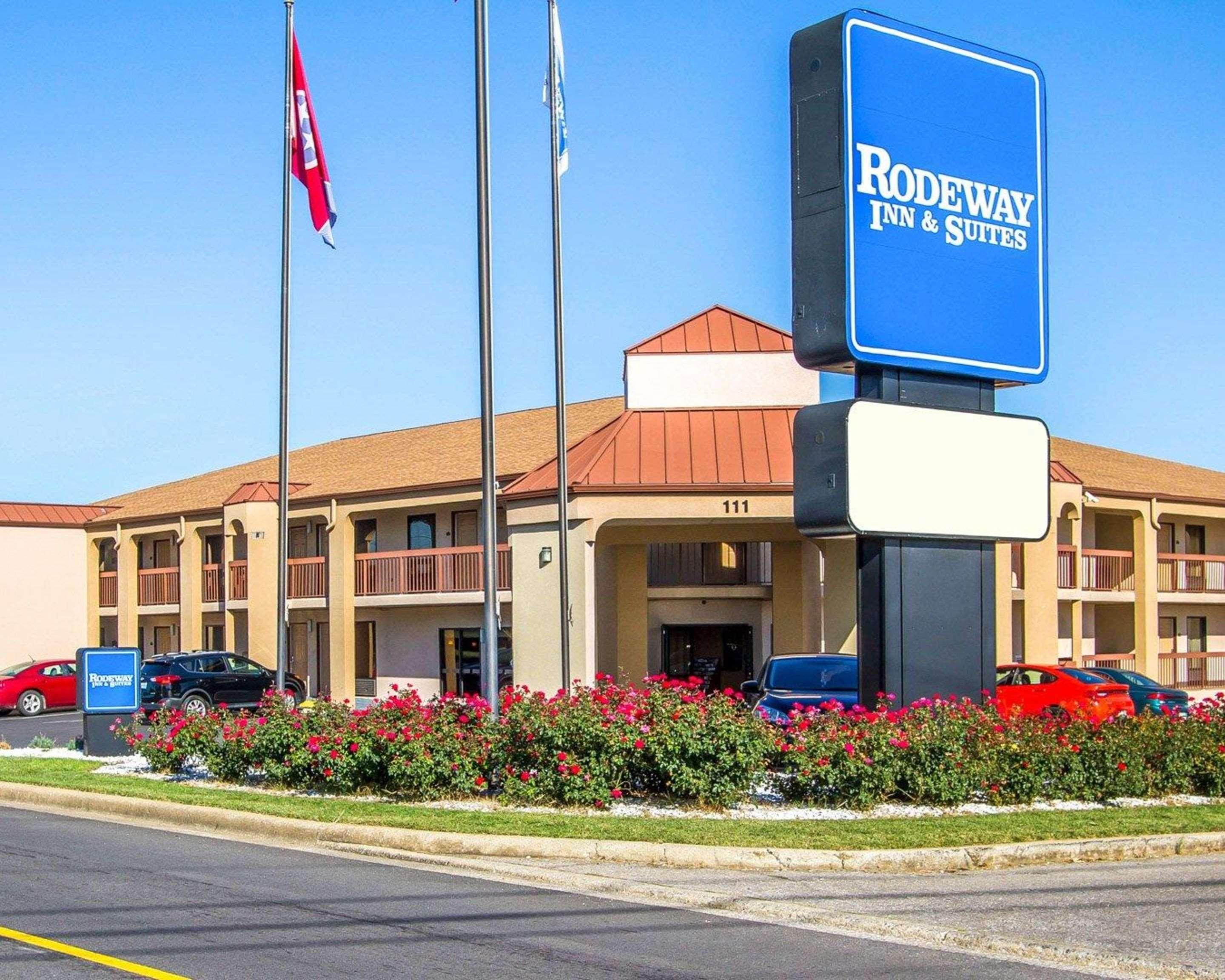 Rodeway Inn & Suites Clarksville Esterno foto