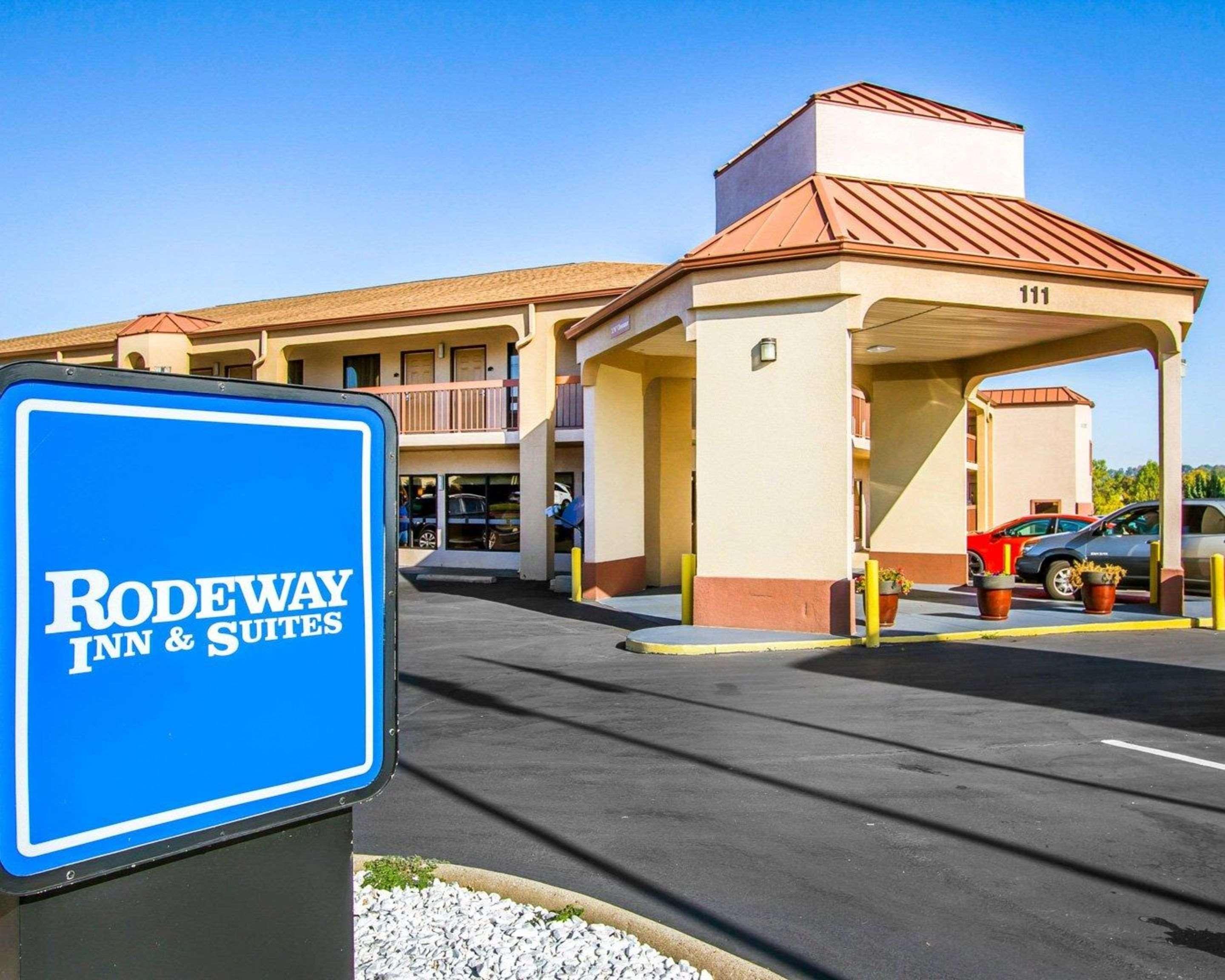 Rodeway Inn & Suites Clarksville Esterno foto