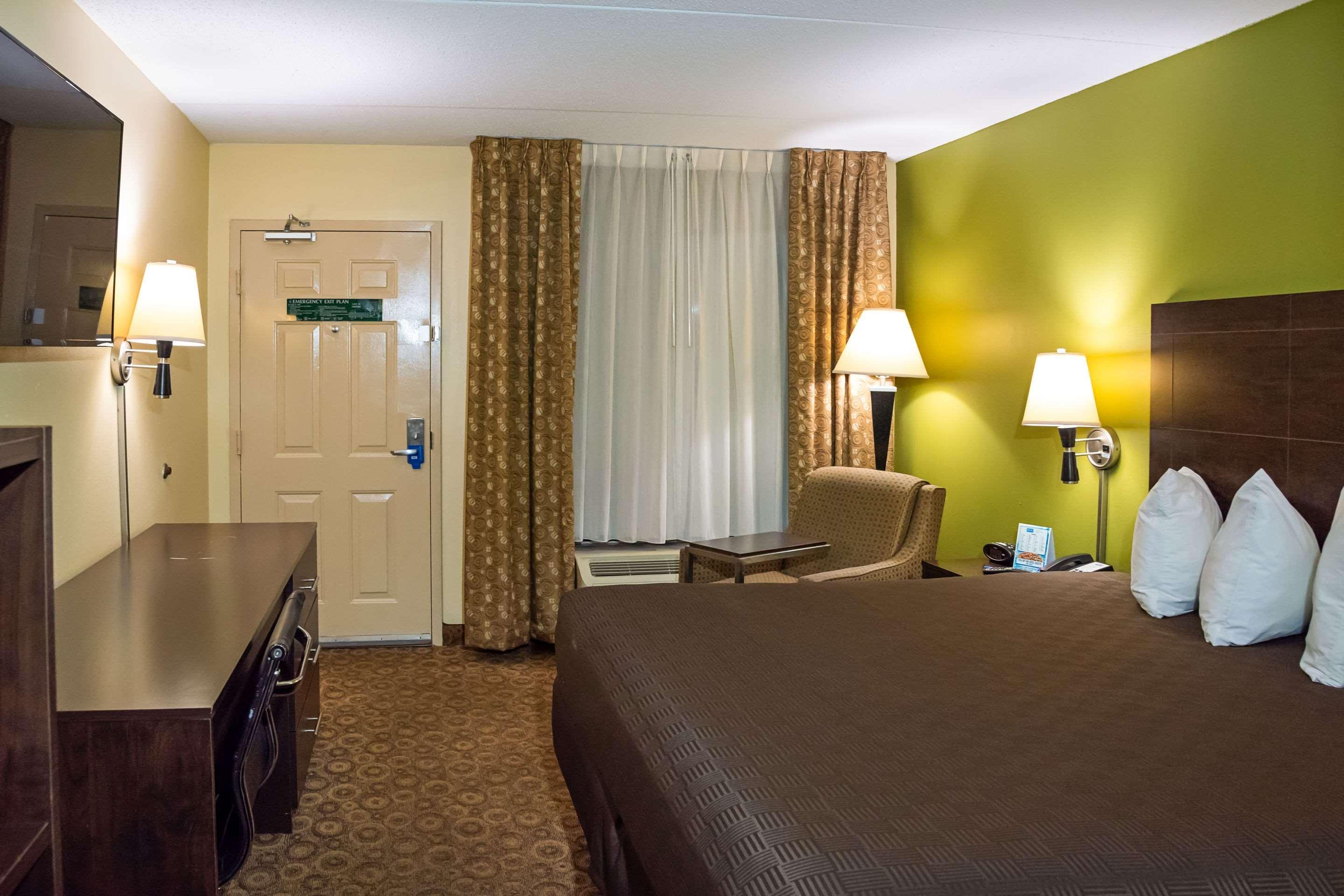 Rodeway Inn & Suites Clarksville Esterno foto