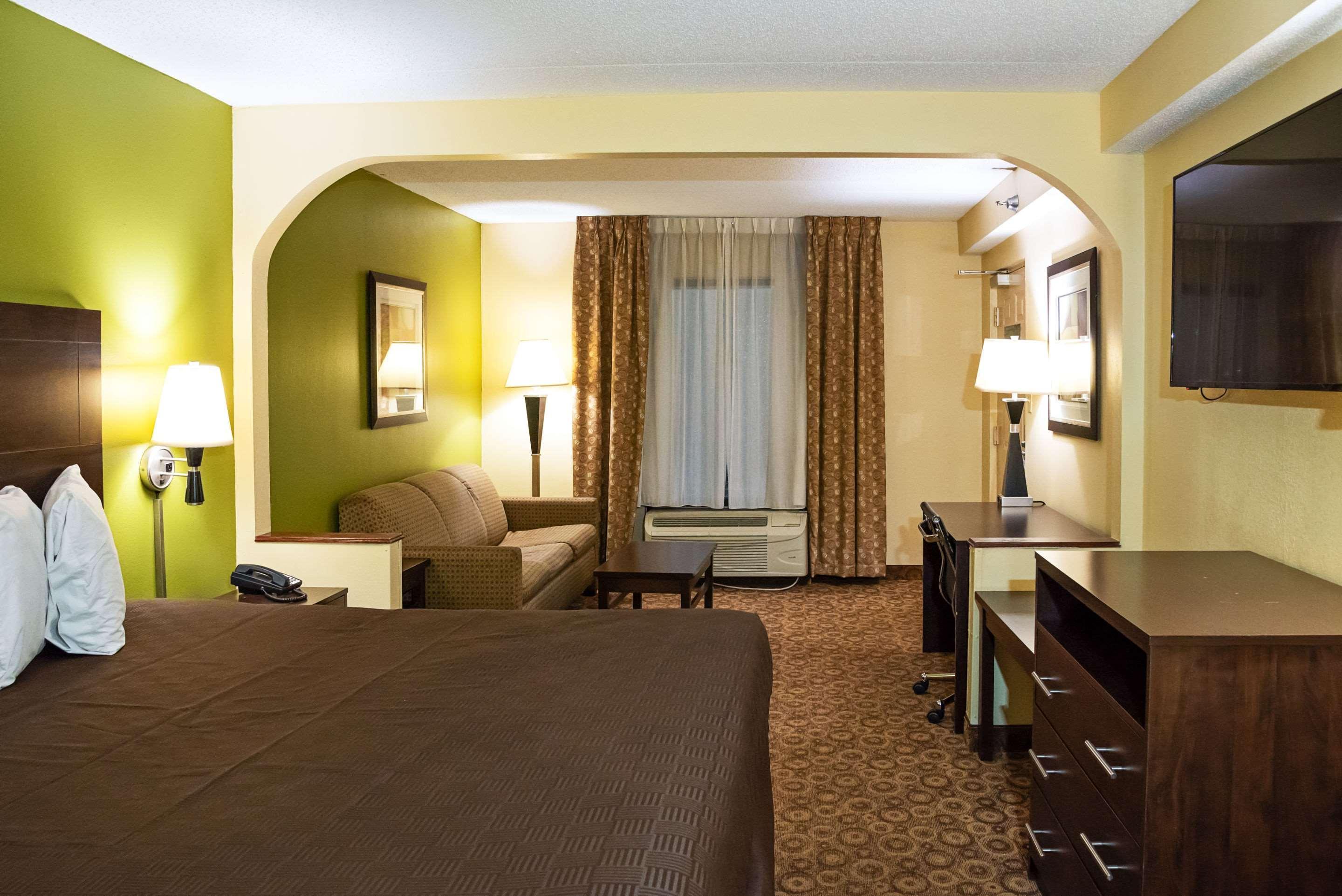 Rodeway Inn & Suites Clarksville Esterno foto