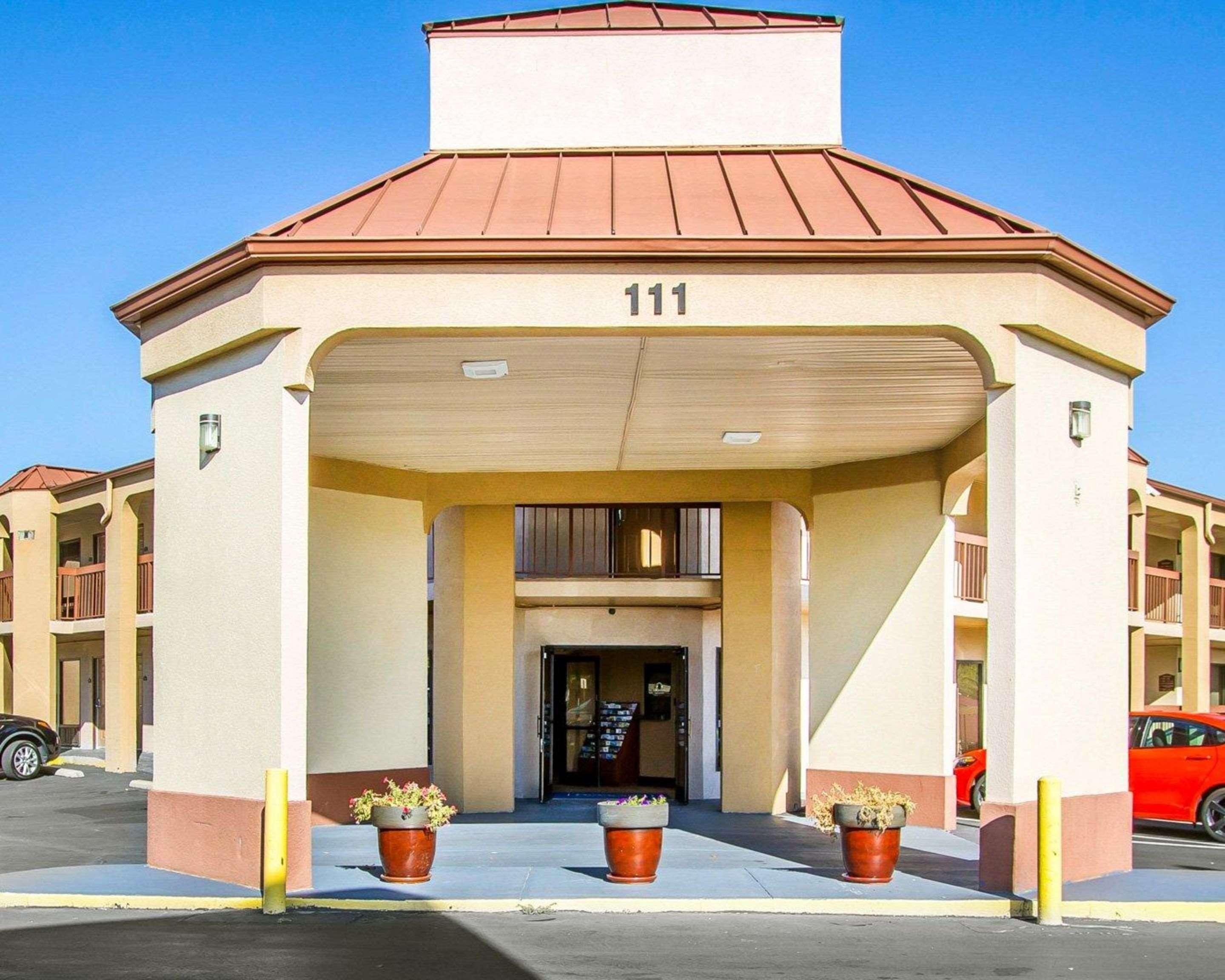 Rodeway Inn & Suites Clarksville Esterno foto