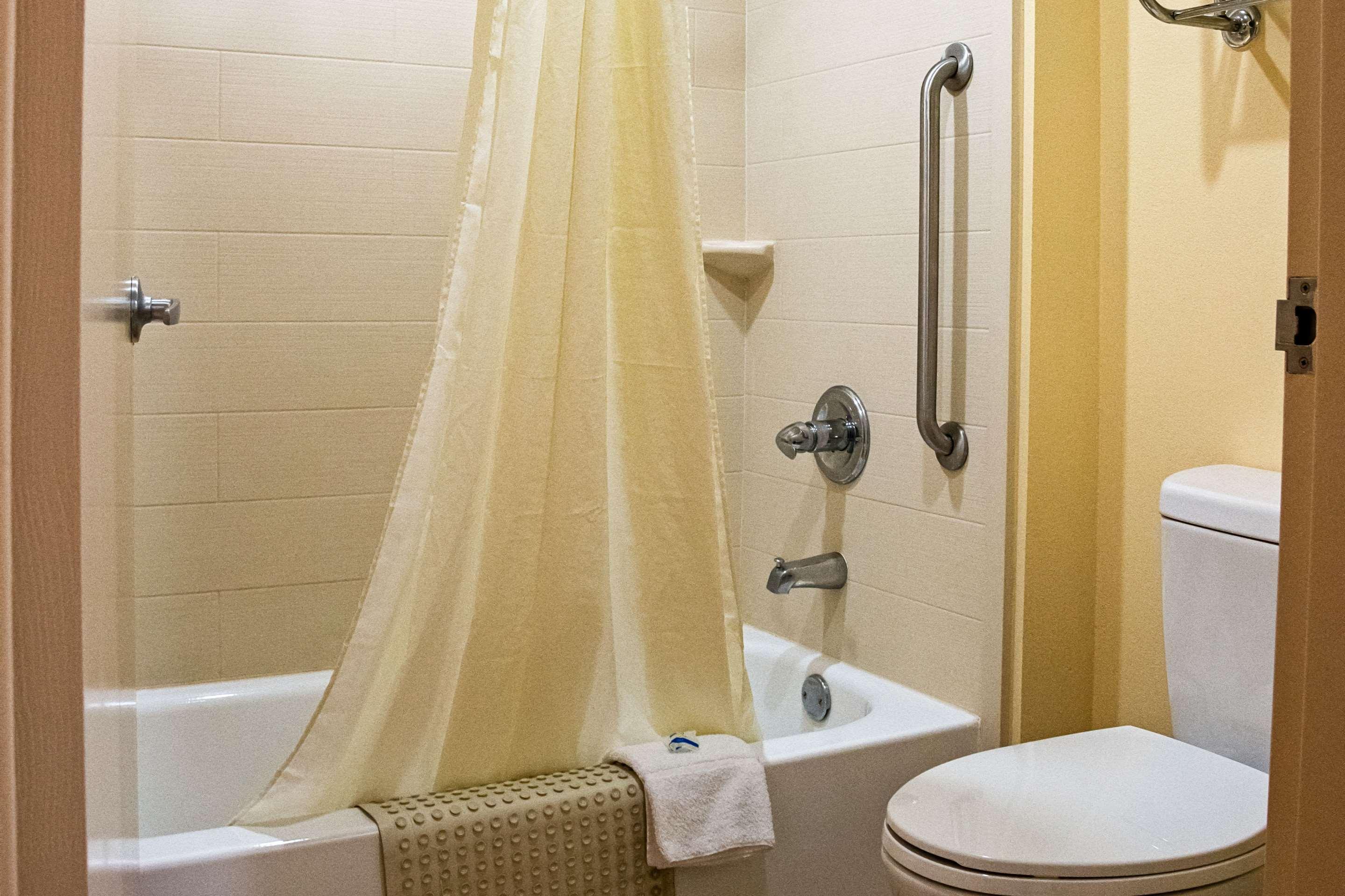 Rodeway Inn & Suites Clarksville Esterno foto