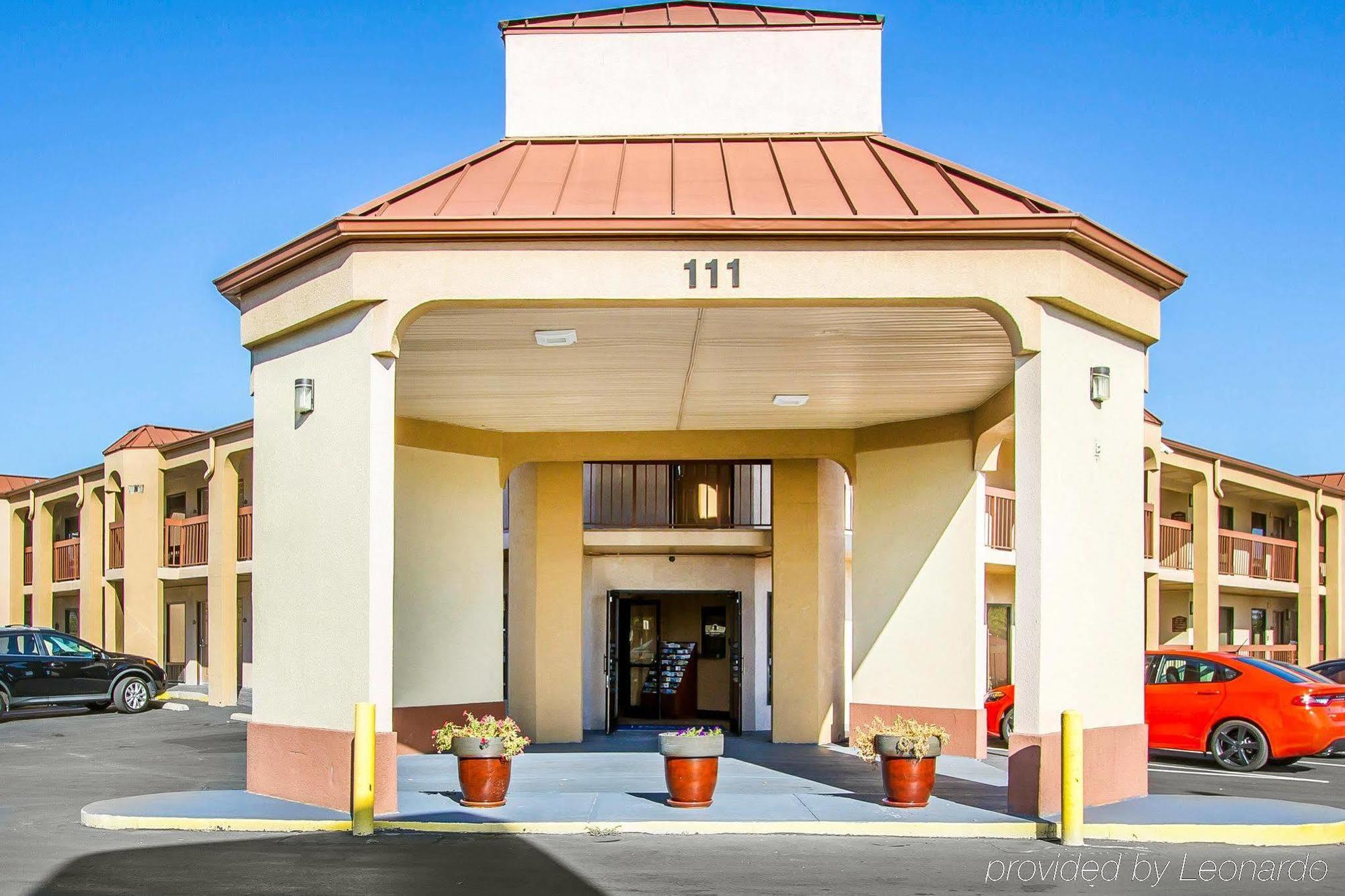 Rodeway Inn & Suites Clarksville Esterno foto