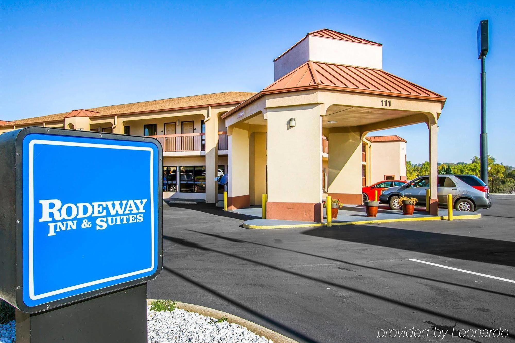 Rodeway Inn & Suites Clarksville Esterno foto