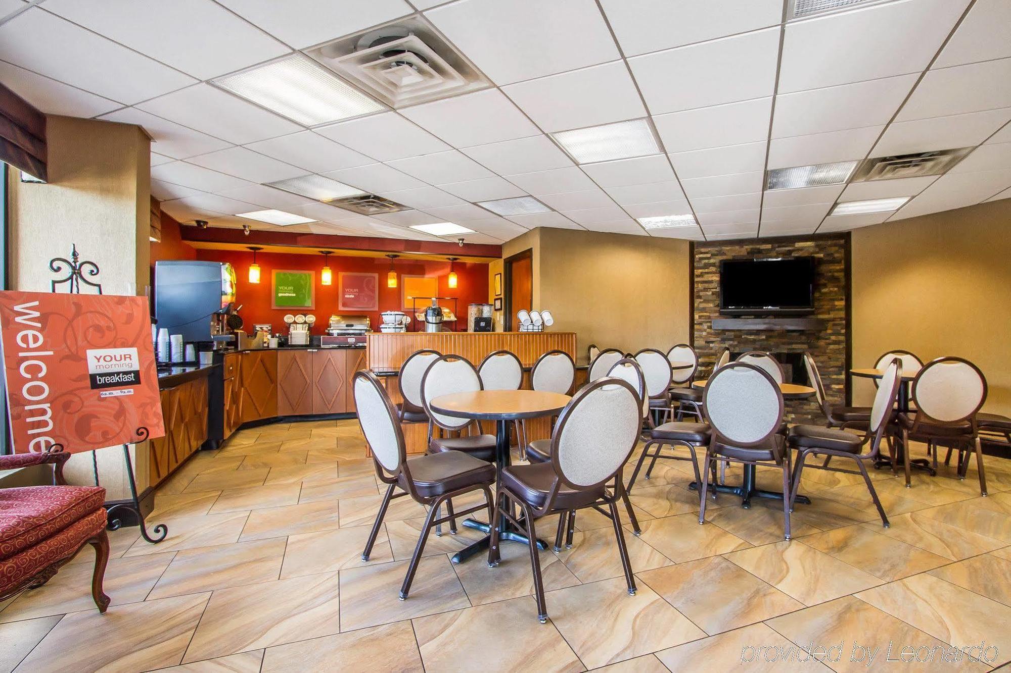 Rodeway Inn & Suites Clarksville Esterno foto